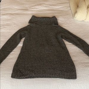 grey sweater